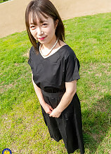 Hairy Japanese cougar does a fit Asian toyboy